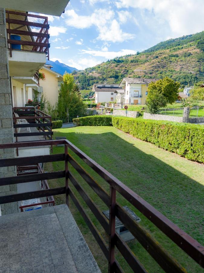 Appartamento Ai Piedi Del Gran Paradiso Сен-Пьер Экстерьер фото